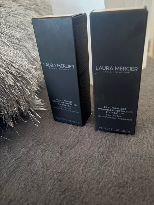 LOWEST PRICE EVER, BUY THIS NOW! 2N1 Cashew Real Flawless Weightless Perfecting Waterproof Foundation