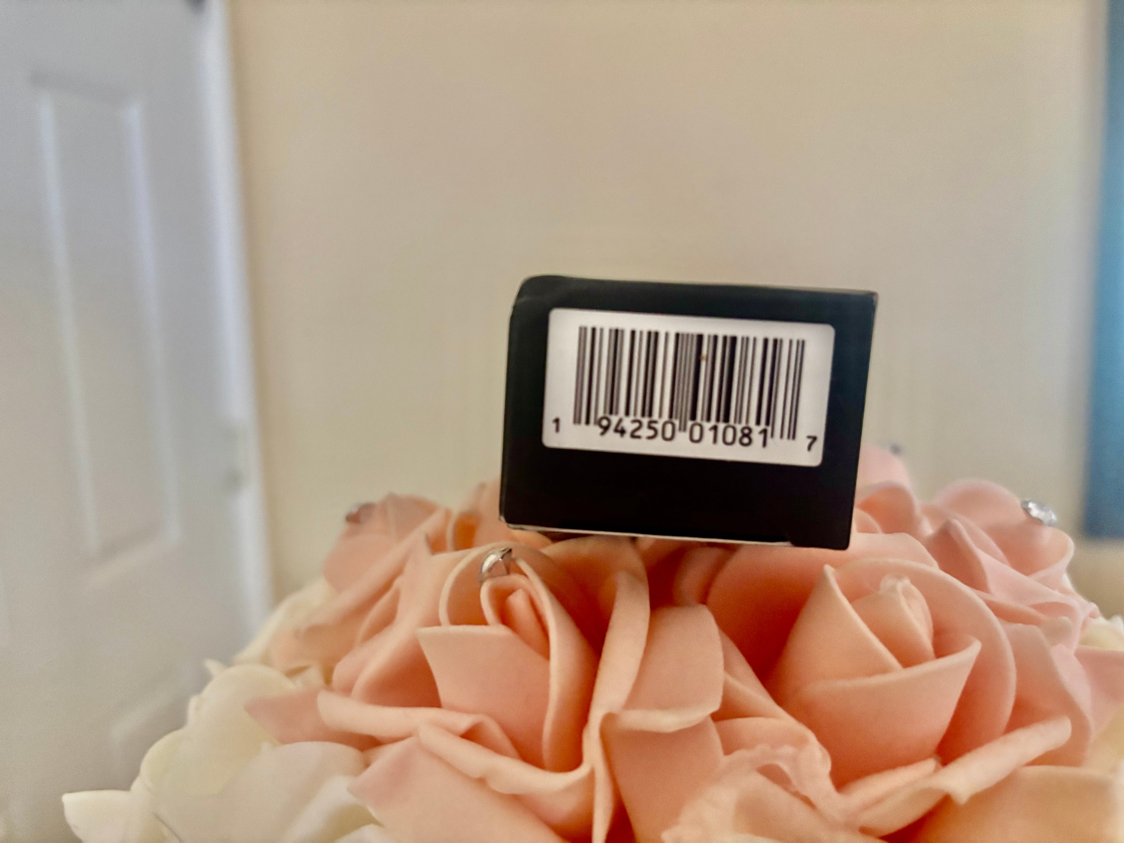 4W1  Suntan Real Flawless Weightless Perfecting Waterproof Foundation