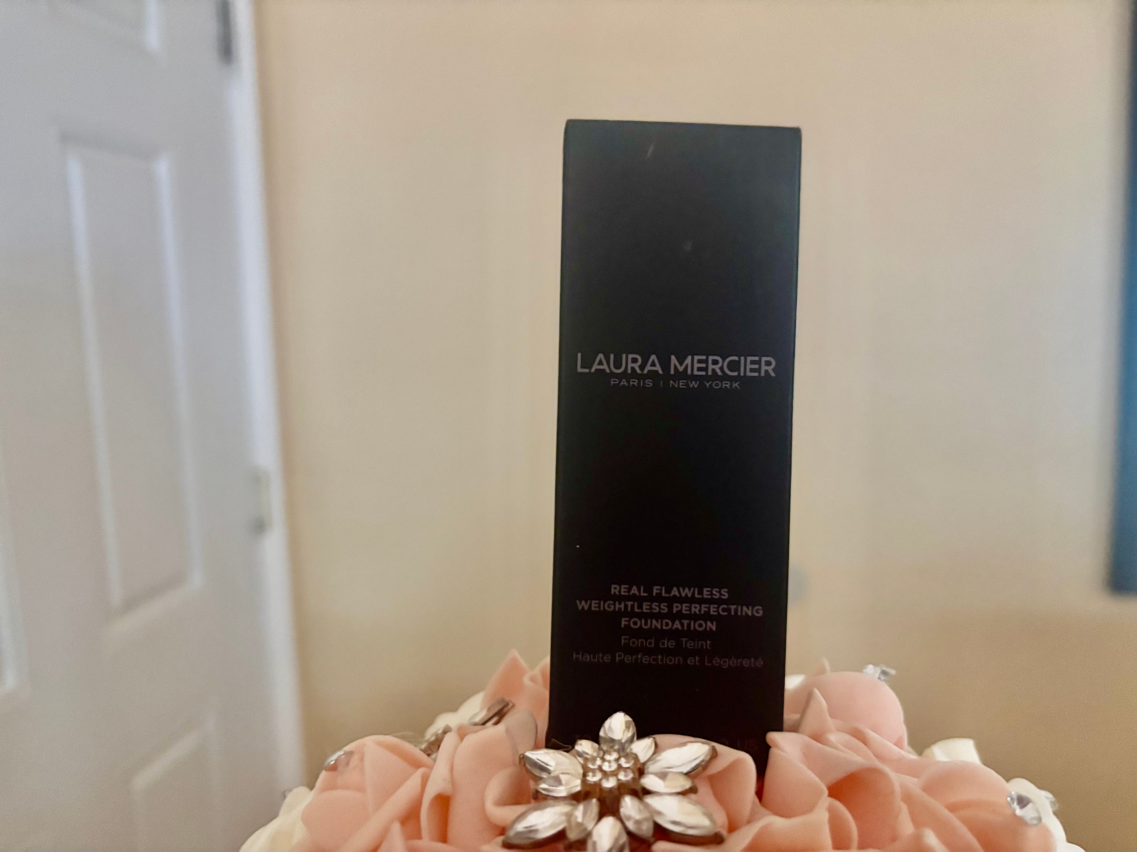 4W1  Suntan Real Flawless Weightless Perfecting Waterproof Foundation