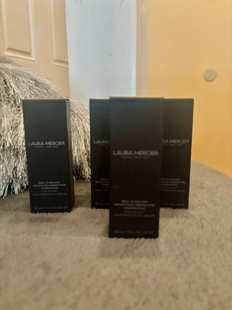 2W2 WARM LINEN Real Flawless Weightless Perfecting Waterproof Foundation