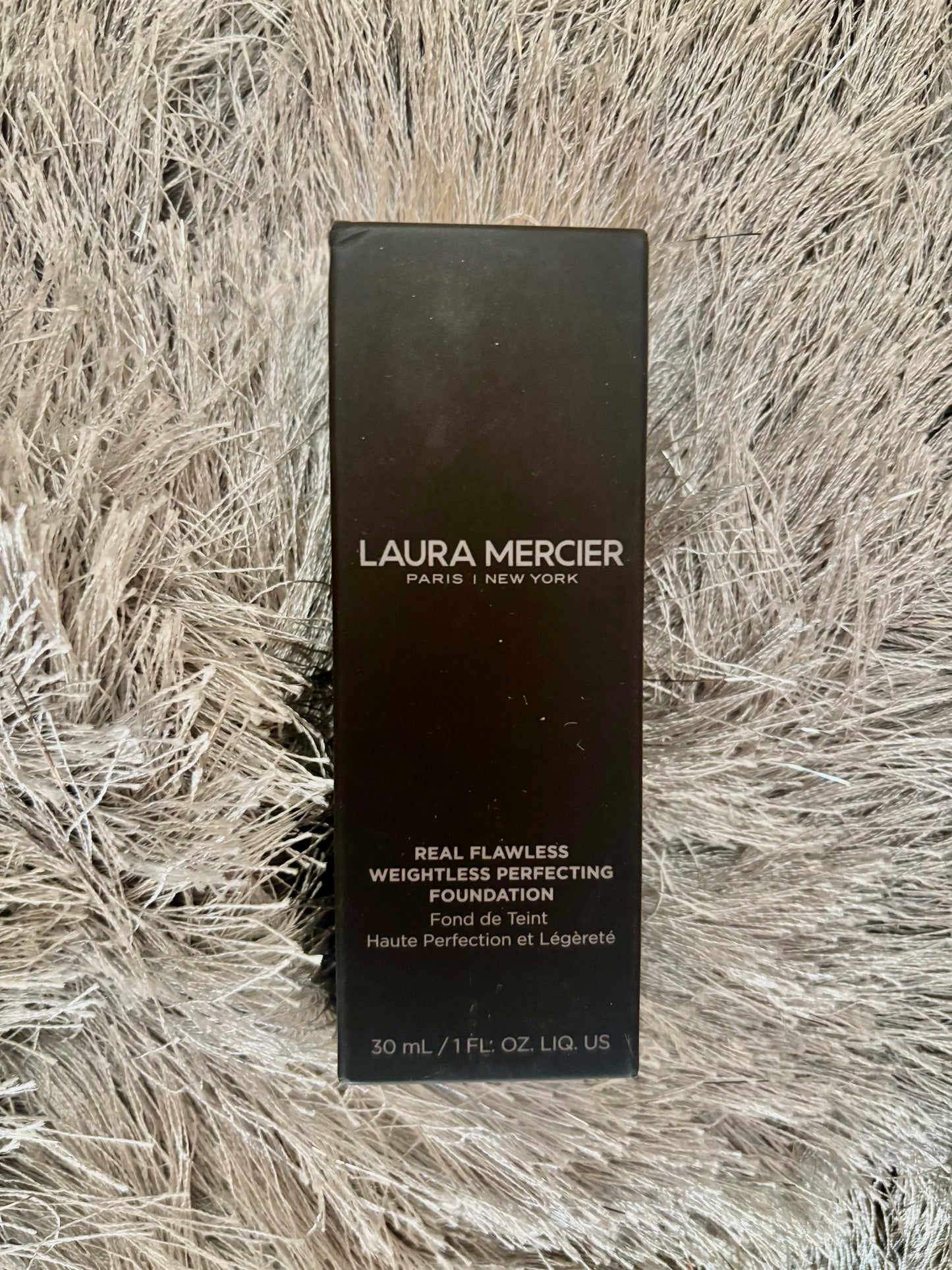 LOWEST PRICE EVER! 1W1 Cashmere Laura Mercier Real Flawless Weightless Perfecting Waterproof Foundation